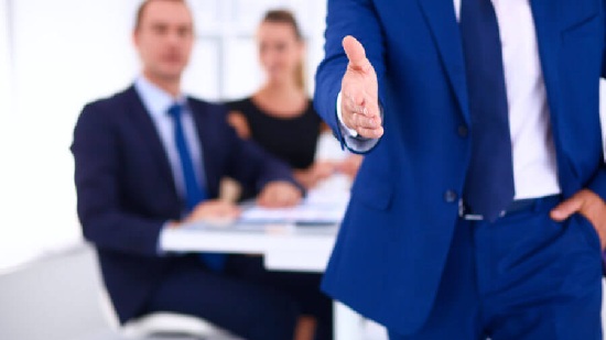 مطلوب مندوب مبيعات وسائق للعمل في شركة مياه في السعودية